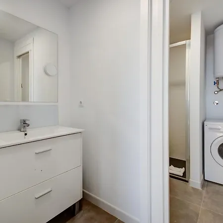 Beds & Breaks - Marina Apartment